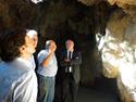 El conseller de Cultura de la Generalitat, Jordi Puig, visita el Parc de les Coves Prehistòriques de Serinyà